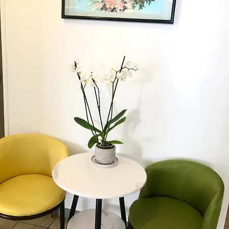 Δωμάτια σε οικογενειακή κατοικία Chambre Tour Boucry